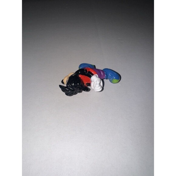 Disney Max Goof Troop 1992 Rollerblading PVC Toy 2" Figure - Picture 3 of 6